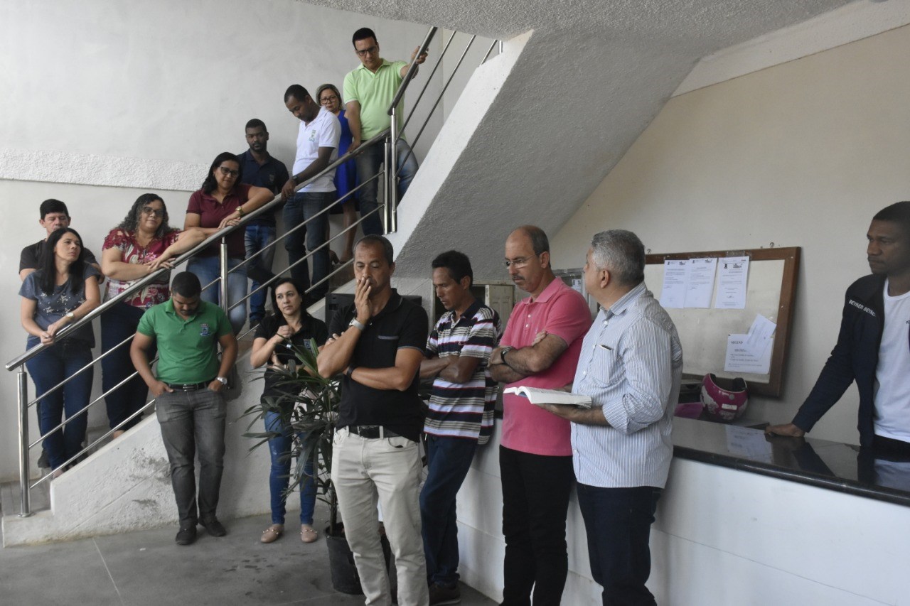 Camacã: Prefeito Oziel reassume o mandato